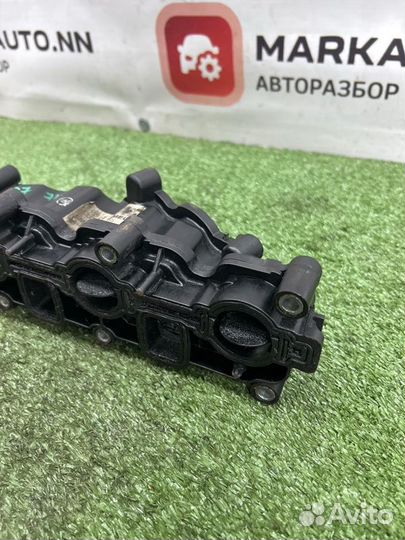 Коллектор впускной правый Audi Q7 4L 3.0 дизель