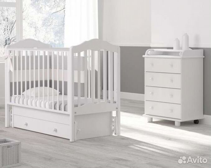 Детская кроватка с маятником Гандылян