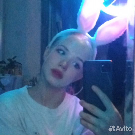 Промоутер, работник зала, официант