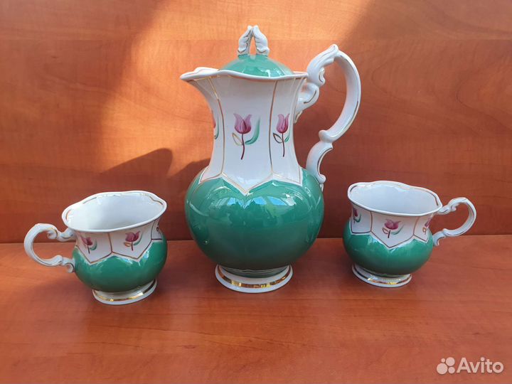 Антиквариат графин и чашки