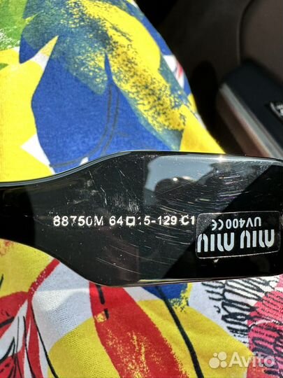 Солнцезащитные очки MIU MIU