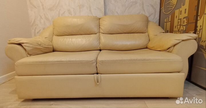 Кожаный диван бу