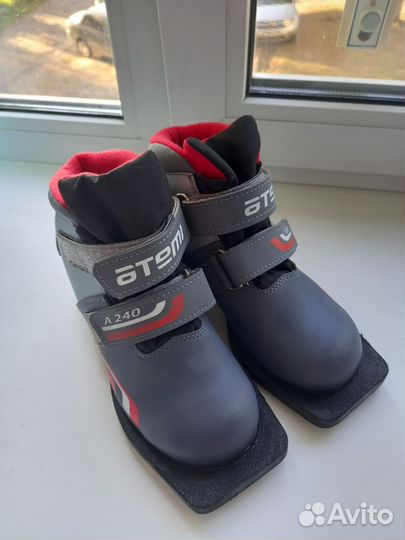 Лыжные ботинки atemi р.33 на мальчика или девочку