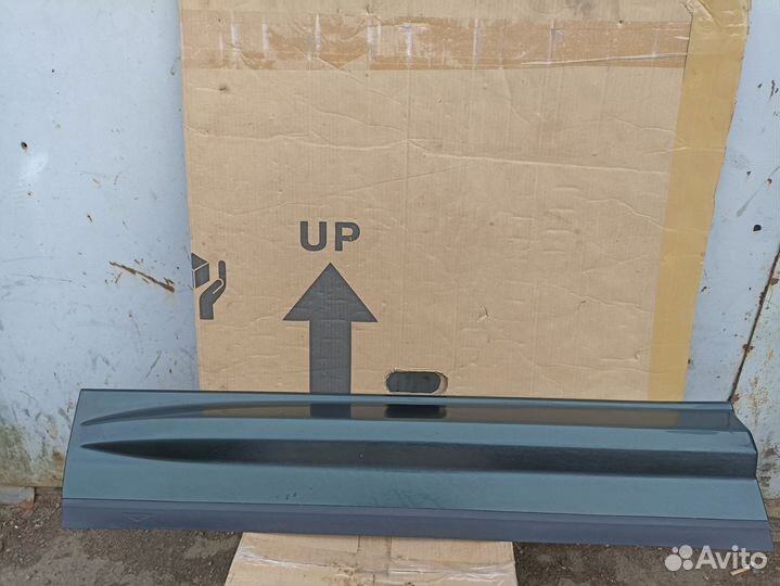 Молдинг двери передний левый Lend Rover Freelander