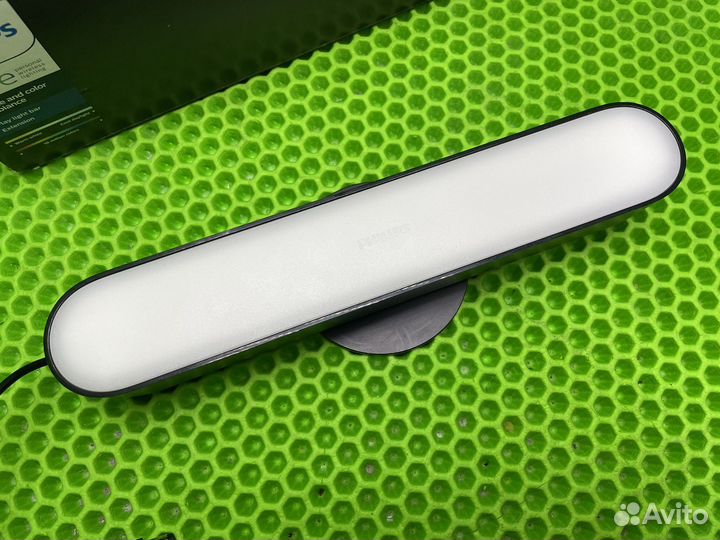 Умная панель освещения Philips Hue Play