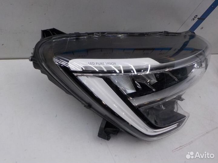 Фара правая Renault Arkana
