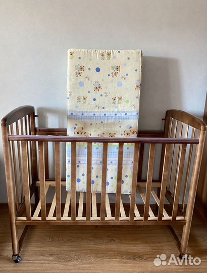 Кроватка детская с матрасом бу