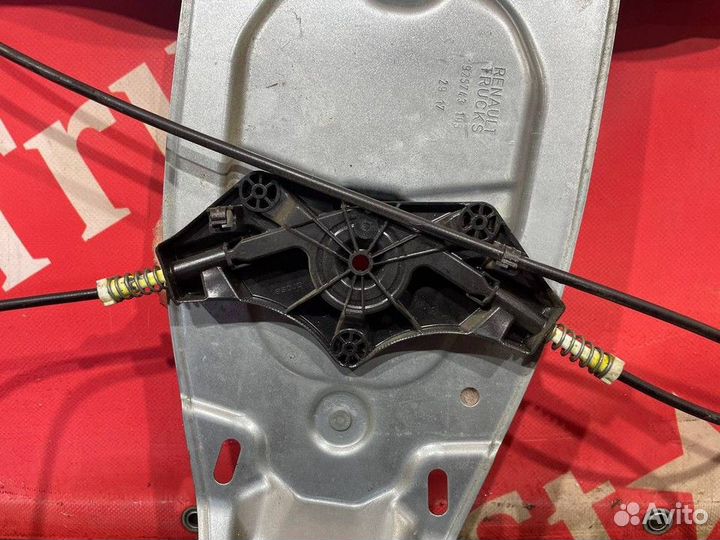 Стеклоподъемник двери правой Renault T