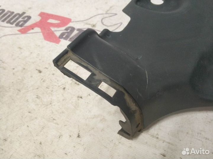 Накладка центральной стойки левая Honda Cr-V 2 RD7