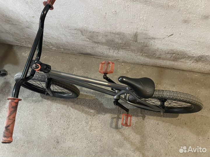 Трюковой велосипед бмх