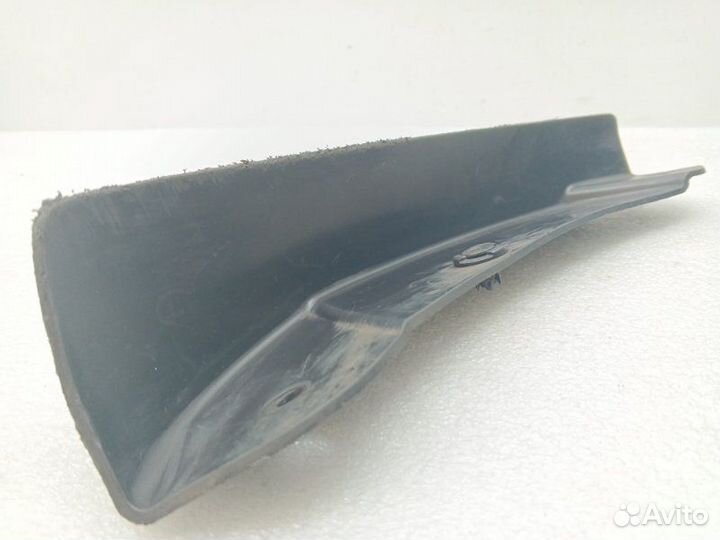 Брызговик передний правый Nissan Qashqai J11 1.2