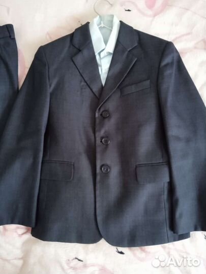 Школьный костюм для мальчика 134 серый