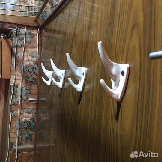 Вешалка настенная