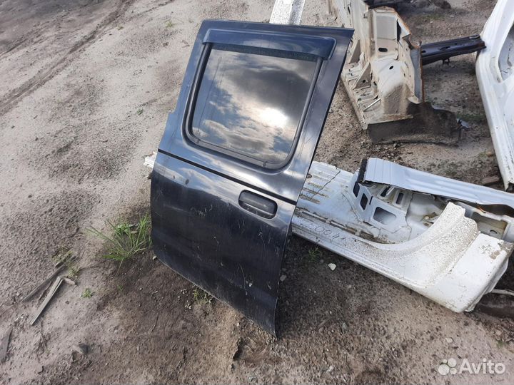 Дверь задняя L в сборе NP300 nissan NP300 (2008-20