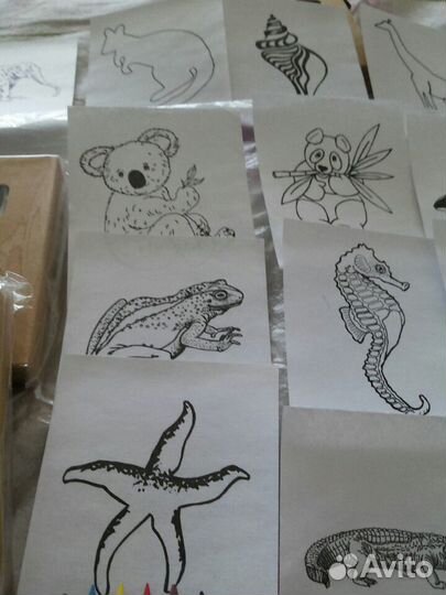 Цветные карандаши с точилкой и раскрасками