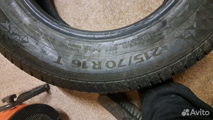 Continental VikingContact 7 SSR 215/70 R16 100T