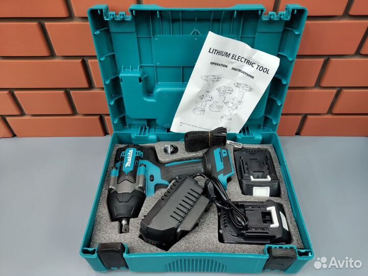 Гайковерт аккумуляторный Makita DTW700