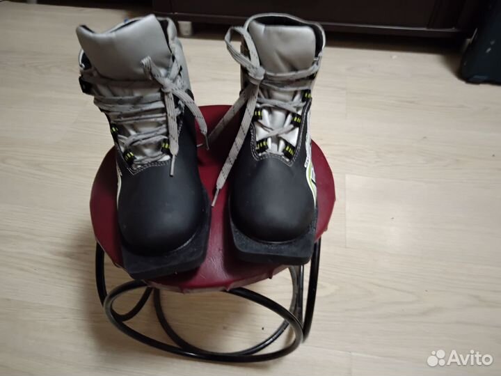 Лыжные ботинки Larsen 36р