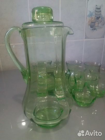 Набор из зеленого стекла