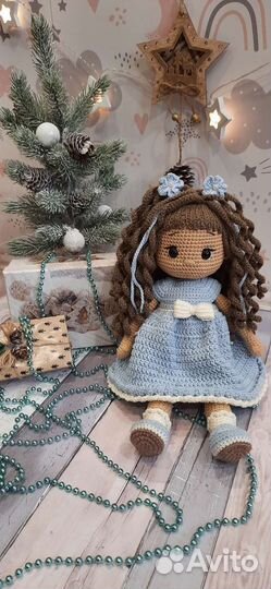Вязаная кукла ручной работы
