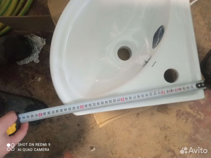 Умывальник угловой