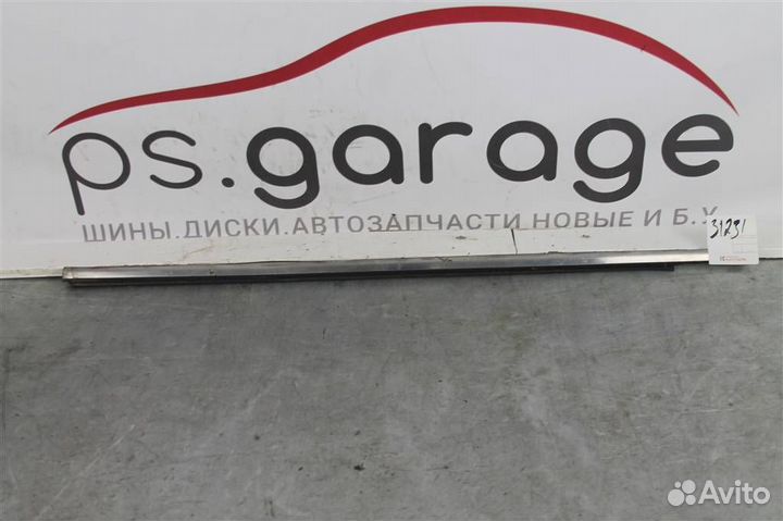 Молдинг стекла передней правой двери Honda C-RV