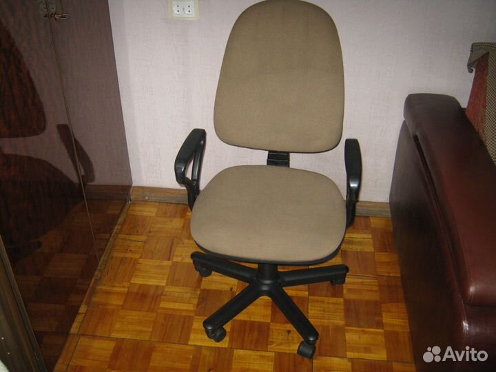 Компьютерное кресло