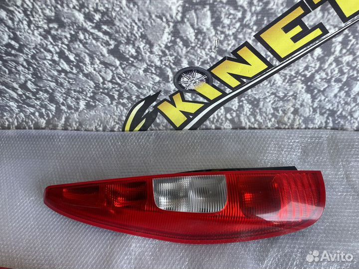 Фонарь задний левый Mitsubishi Colt Z3 Кольт