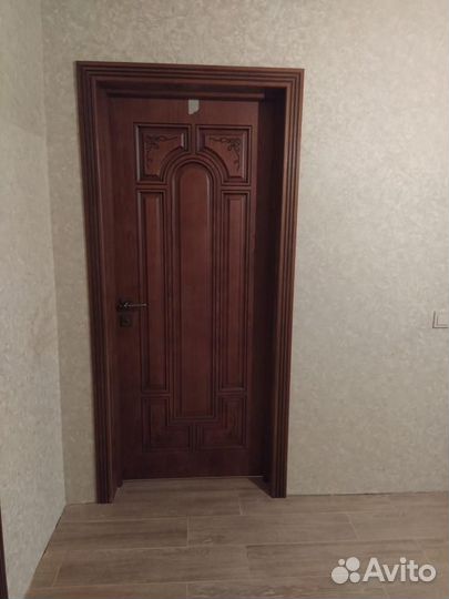 Дверь межкомнатная в комплекте с резьбой, дуб