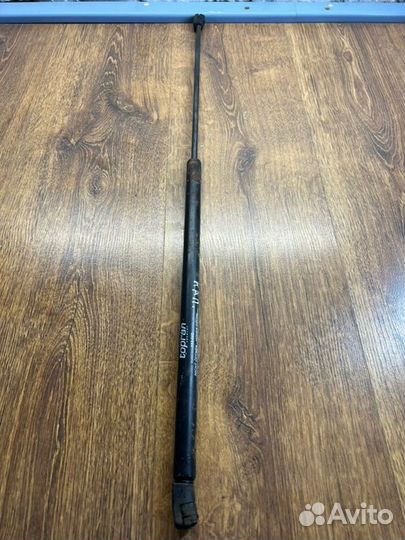 Упор капота Volkswagen Passat B5 седан 1.6 1998