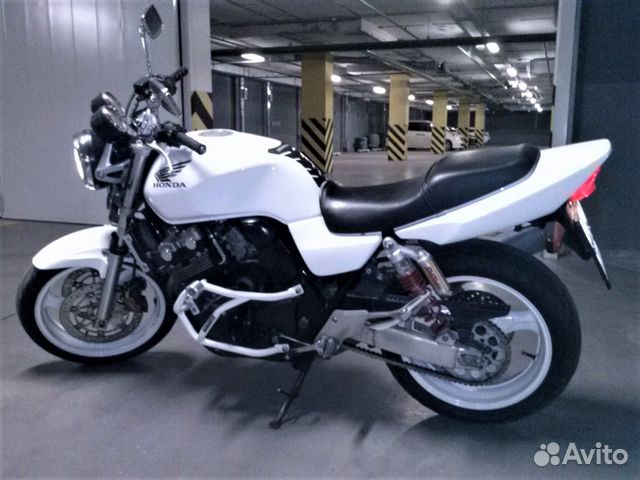 Мотоцикл Honda cb400 сине белая