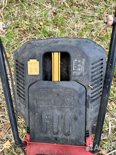 Газонокосилка электрическая