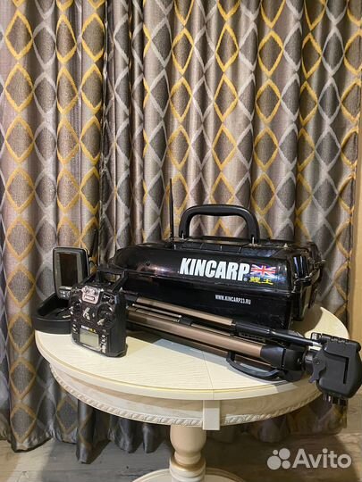 Прикормочный кораблик kincarp V1 с эхолотом