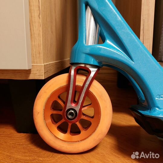 Самокат трюкавой кастом