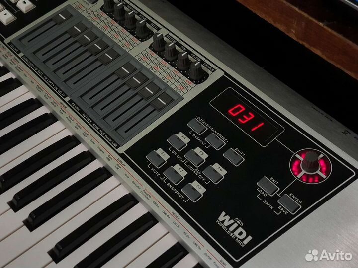 Профессиональная midi-клавиатура CME UF 50