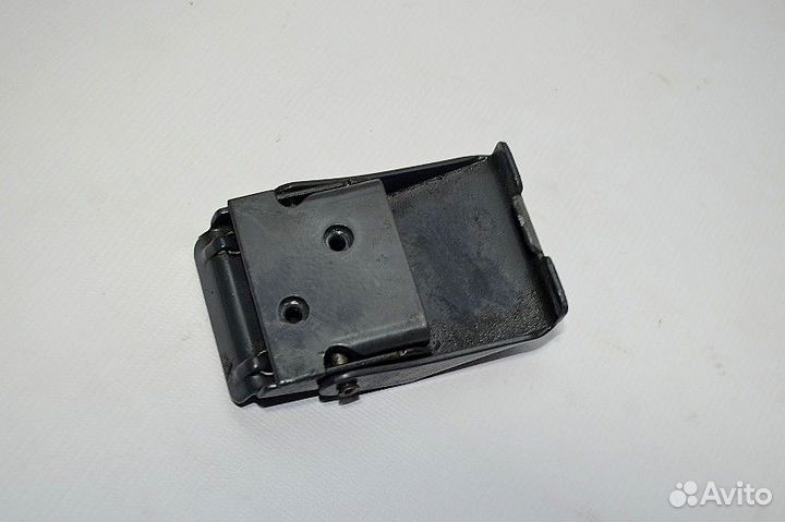 Кронштейн крепления крыла переднего моста, правый