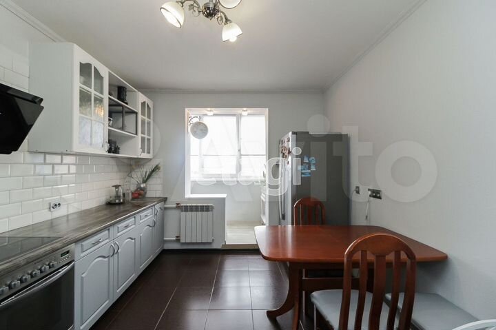 2-к. квартира, 74 м², 10/10 эт.