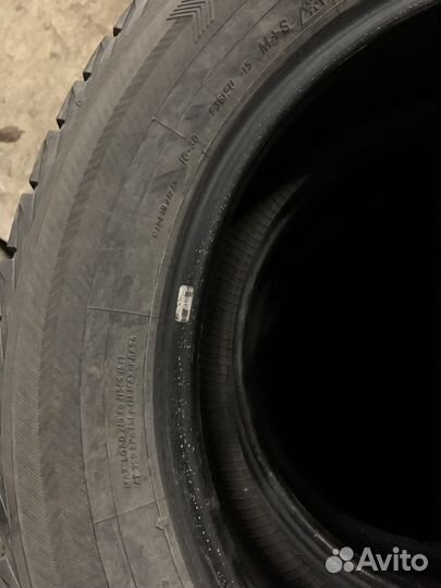 Yokohama Ice Guard IG30 215/60 R17