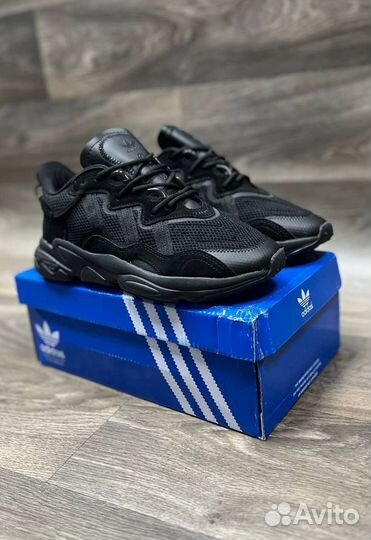 Кроссовки Adidas ozweego