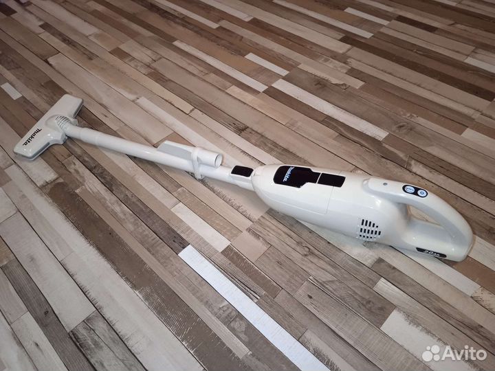 Аккумуляторный пылесос makita (акб в комплекте)