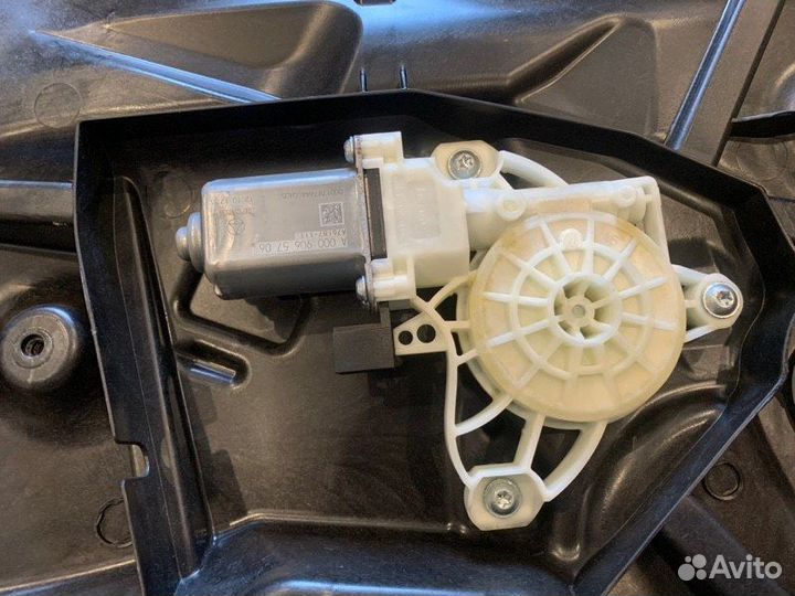 Стеклоподъемник передний правый Mercedes-Benz