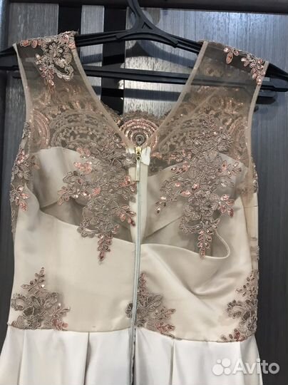 Вечернее платье