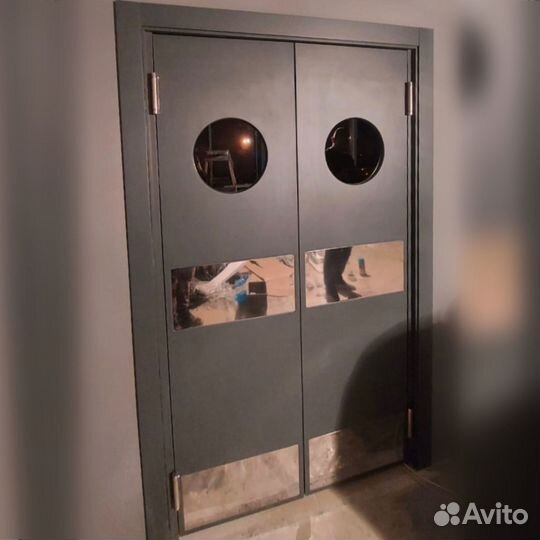 Двери маятниковые одностворчатые и двустворчатые