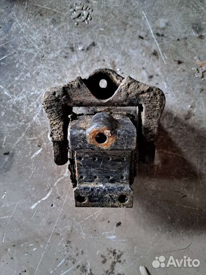 Подушка АКПП Mercedes W140