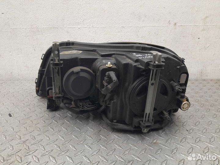 Фара правая Volvo XC90