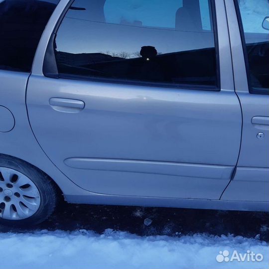 Стекло Citroen Xsara picasso