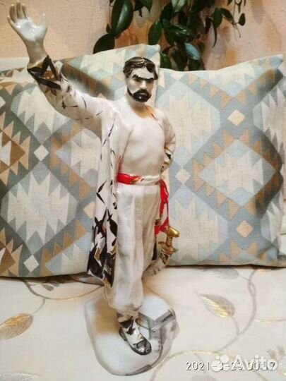 Фарфоровые статуэтки времен СССР