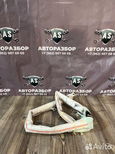 Шторка безопасности правая Kia quoris 3.8