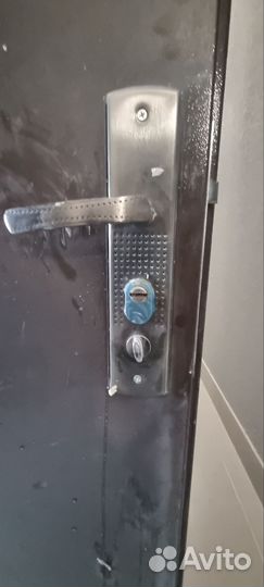 Дверь входная от застройщика