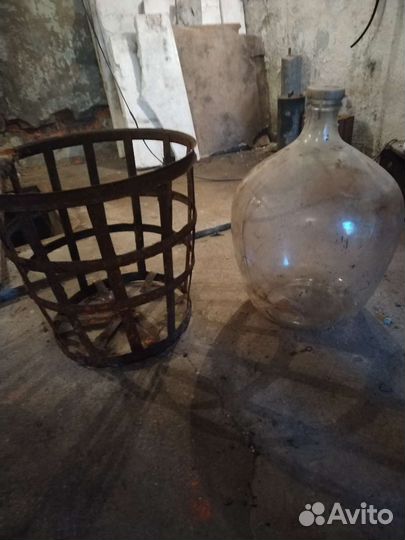 Бутыль стеклянный